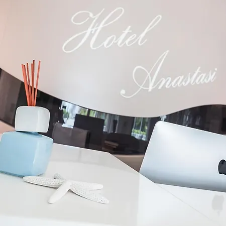 Hotel Anastasi E 3*