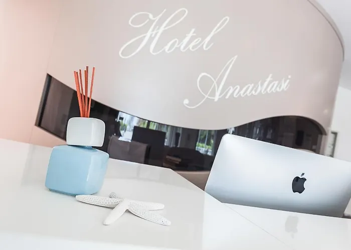 Hotell Anastasi E 3*